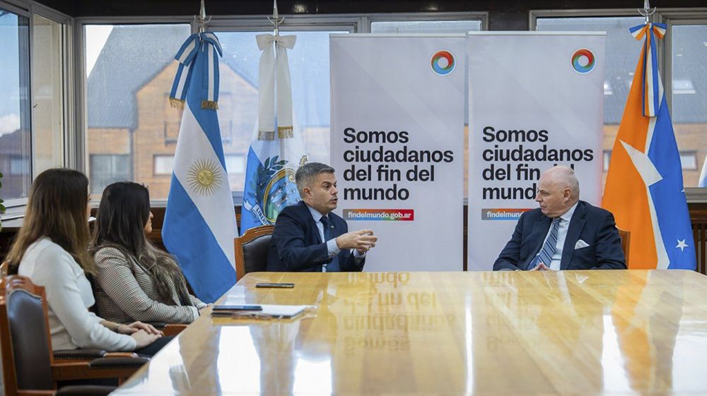 El Embajador de San Marino en Casa de Gobierno 