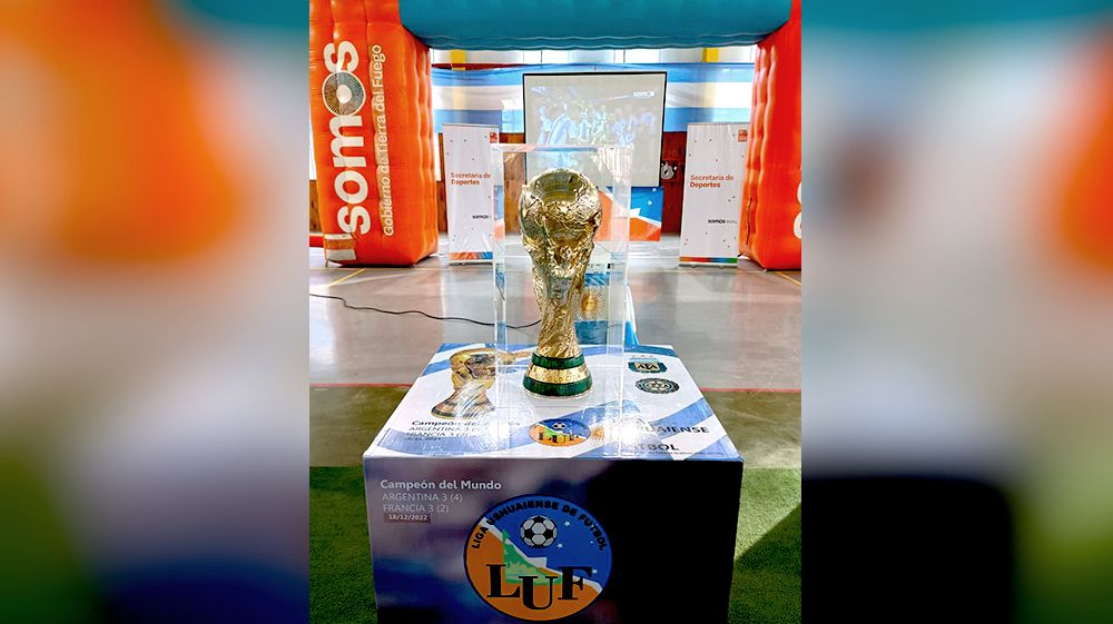 Gran concurrencia de público asistió a conocer las copas 