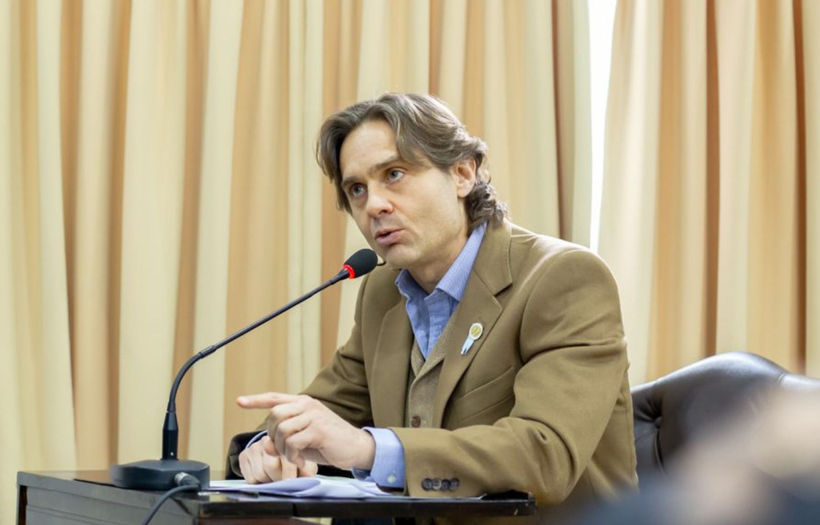 ¨No se pueden tener dos funciones de manera simultánea¨