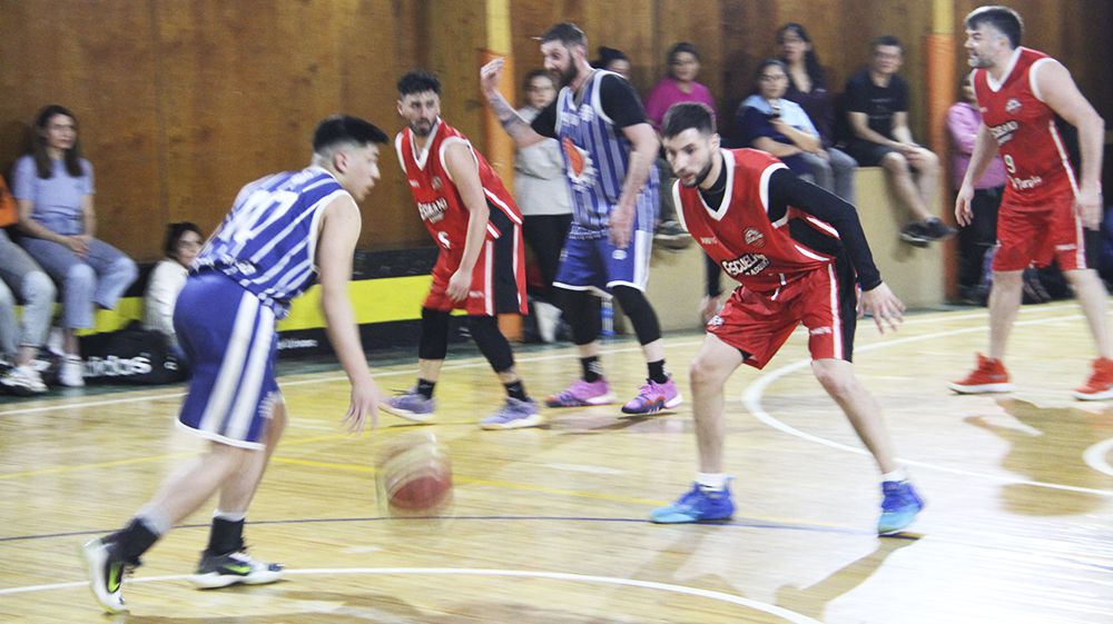 Escuela 3 dueño del “Súper 4”  