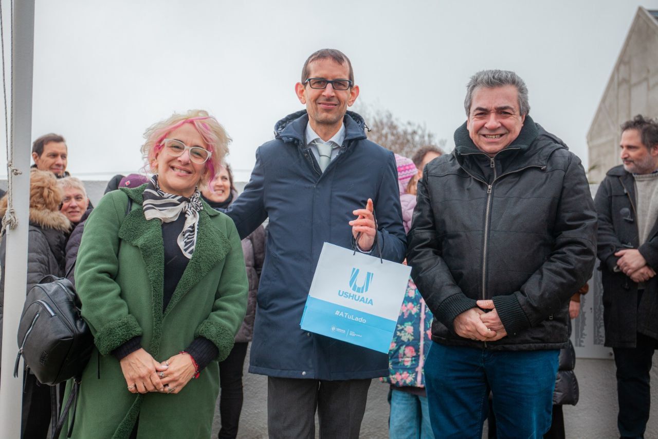 Funcionarios municipales acompañaron a la Sociedad Italiana