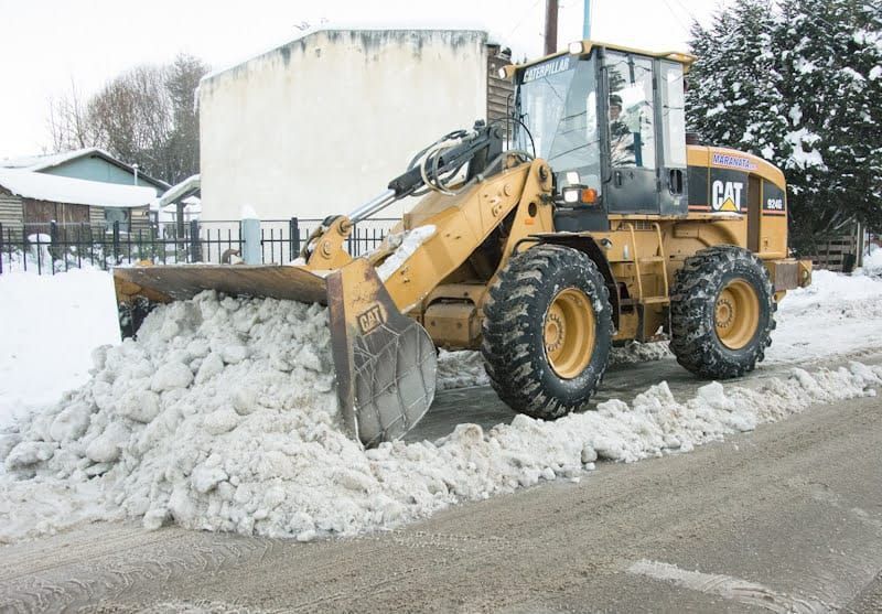 La Municipalidad realizó trabajos de despeje tras el temporal de nieve