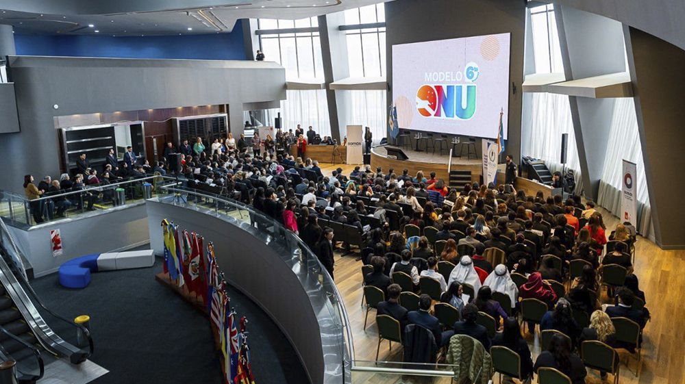 Más de 200 jóvenes participaron de la VI simulación del Modelo ONU 