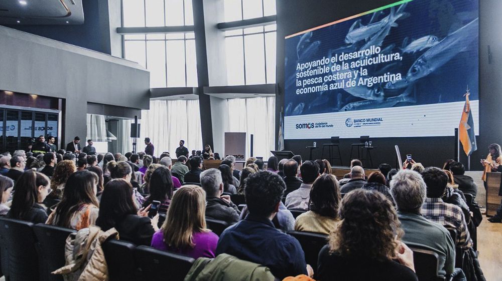 Funcionarios municipales acompañaron la presentación sobre desarrollo de acuicultura 