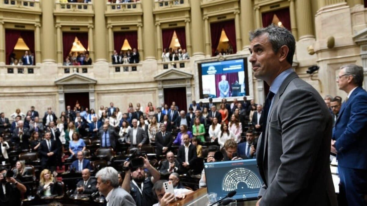 Sesión especial para rechazar el veto a las universidades