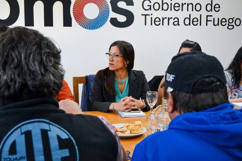 “Vamos a seguir haciendo el esfuerzo para mejorar la situación de los estatales”