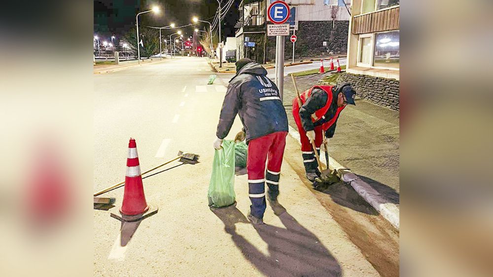 Continúan los trabajos de limpieza en espacios verdes 