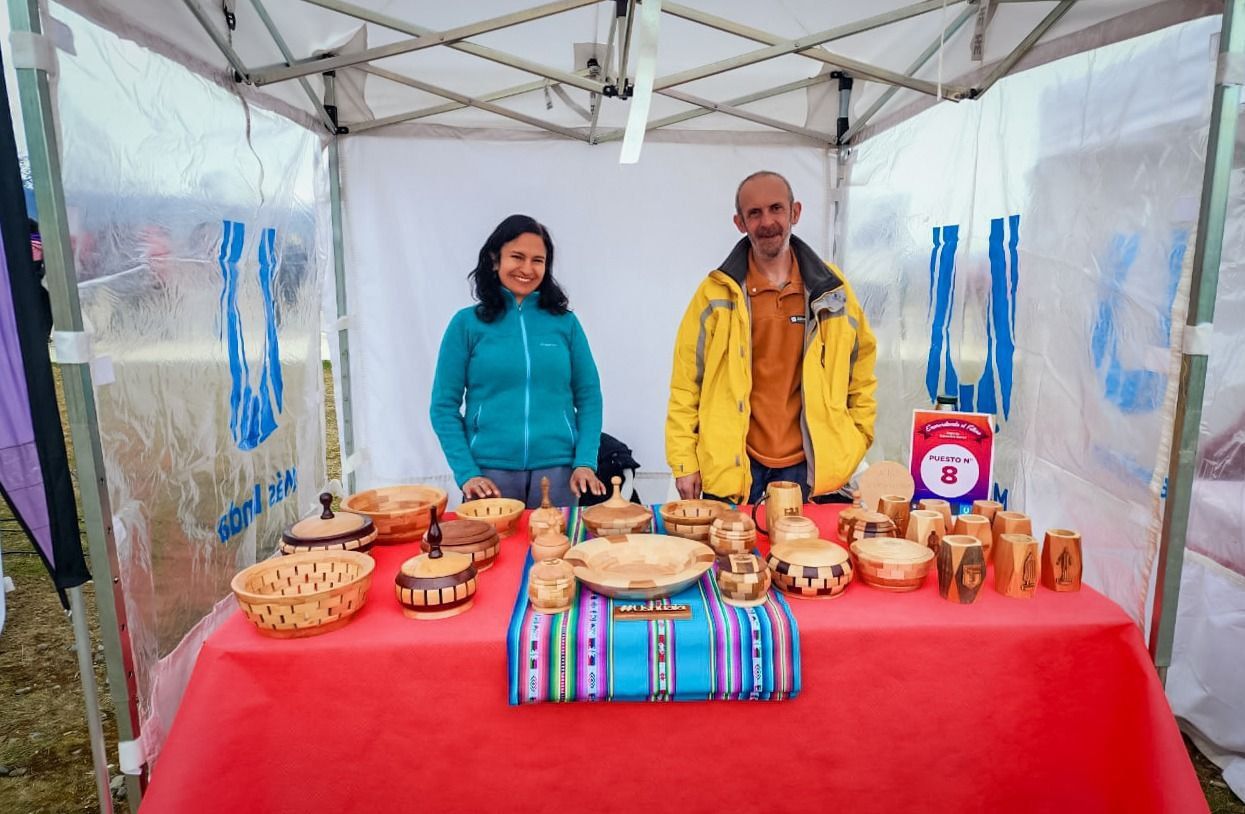 Emprendedores locales presentaron sus productos en la plaza Malvinas