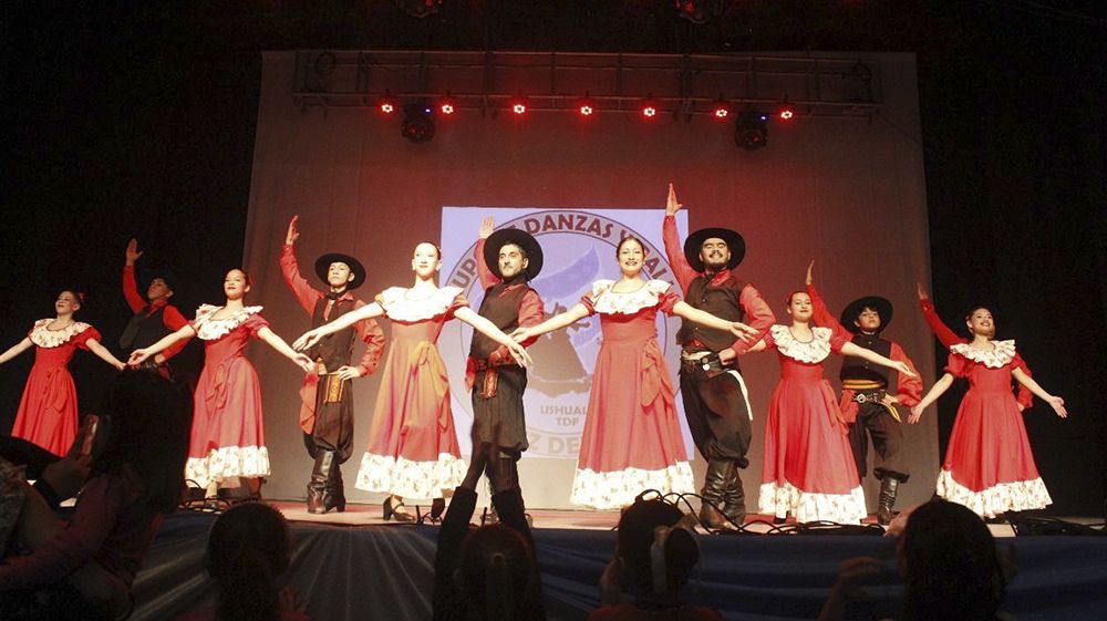 Vecinos disfrutaron la Peña ‘40º Aniversario Ballet Cruz del Sur’ 
