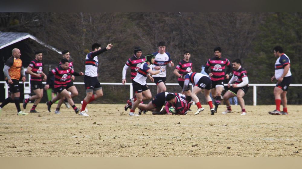 Las Águilas y Universitario se quedaron con los clásicos