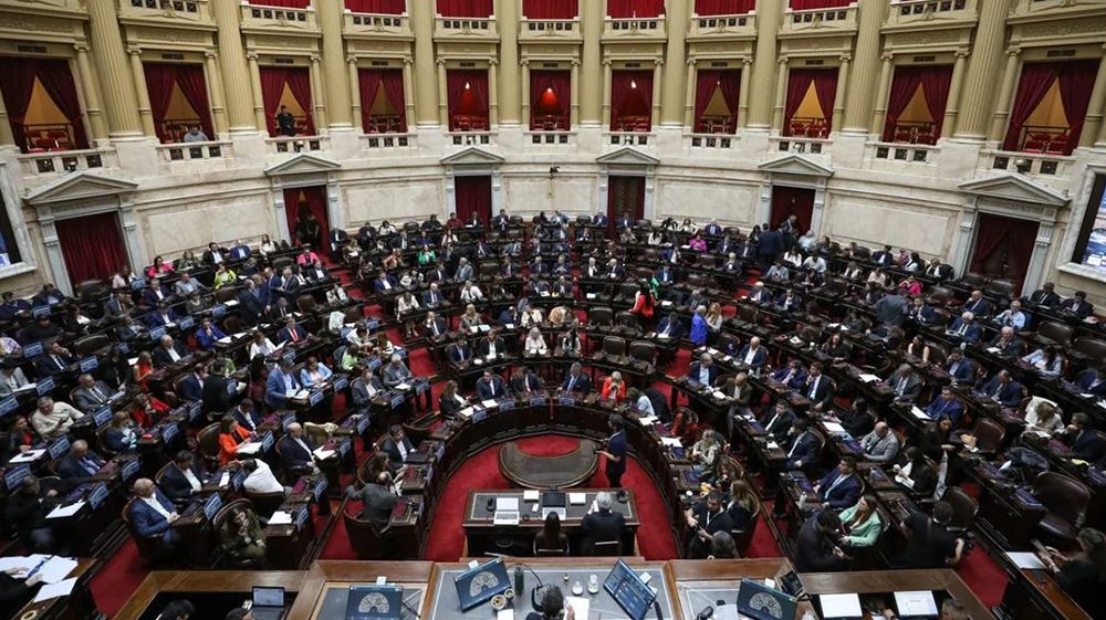 Diputados debate la reforma de la ley de DNU 