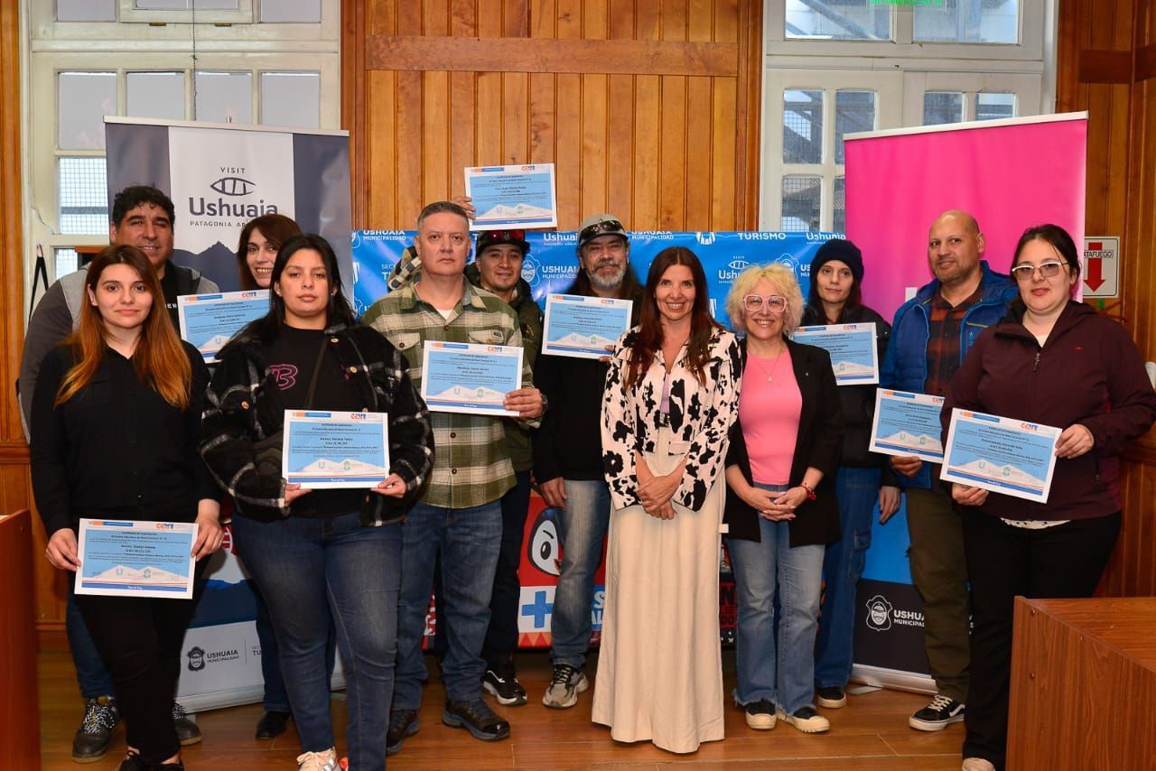 La Secretaría de Turismo y el CENT 11 capacitaron a Guías