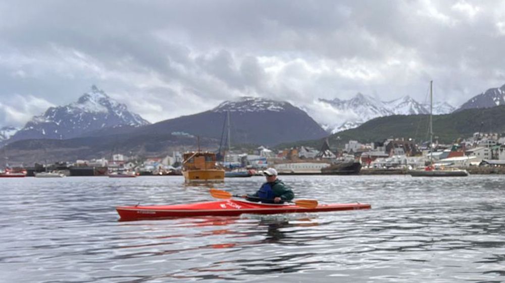 Kayakismo para conectarse con el mar 