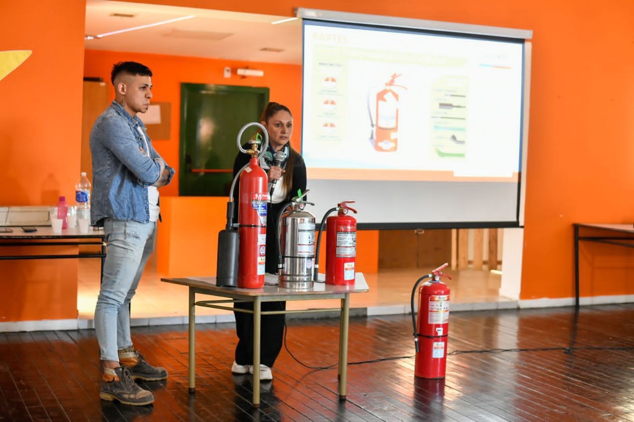 Capacitación en seguridad e higiene a personal de maestranza  