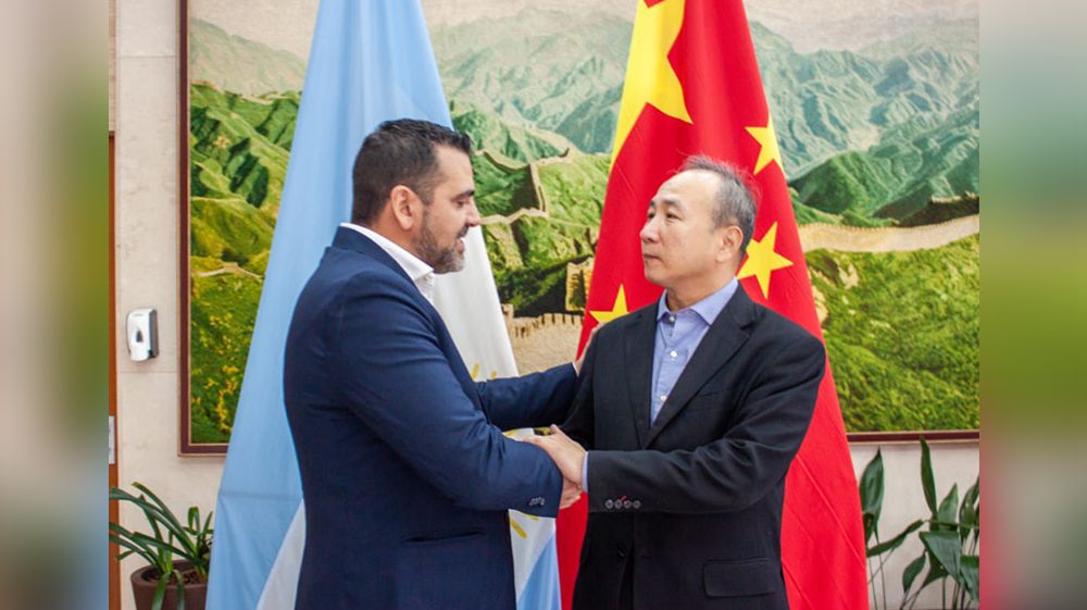 Vuoto se reunió con Wang Wei, embajador de China
