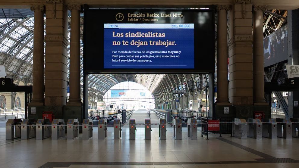 Alto acatamiento del paro de transporte 