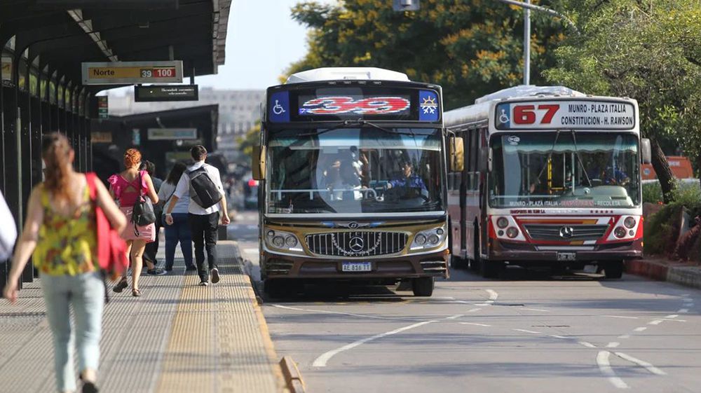 La UTA levantó el paro de colectivos 