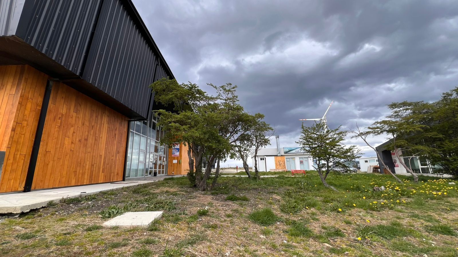 Cuestionan polémica contratación en la UNTDF