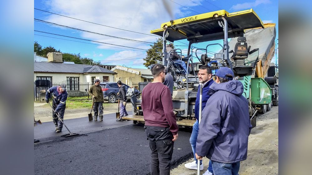 Vuoto supervisó el avance de obras de repavimentación