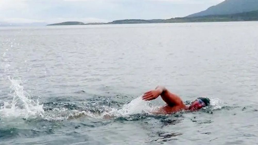 35 nadadores de Argentina y Chile unidos por la paz 