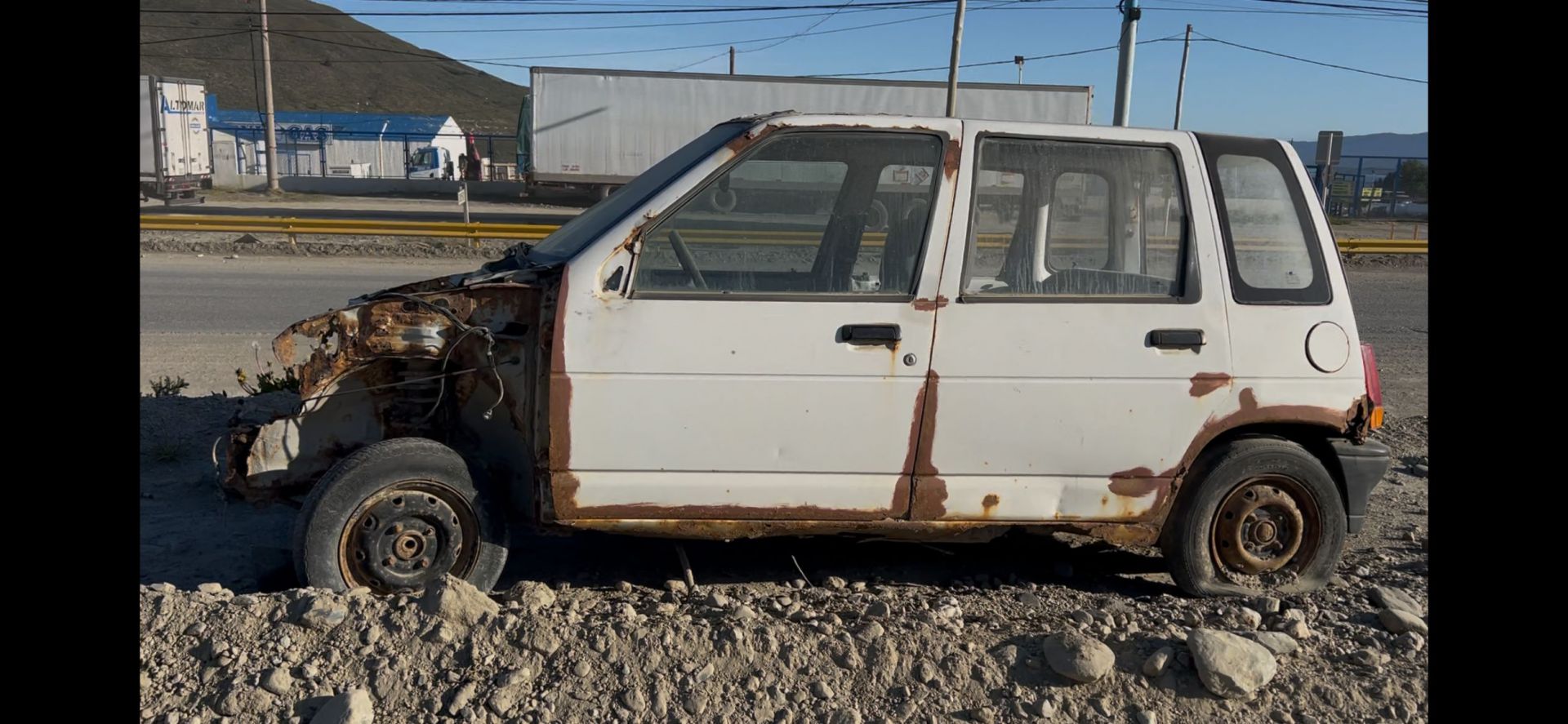 Ushuaia: La ciudad donde los autos mueren… y nadie los entierra