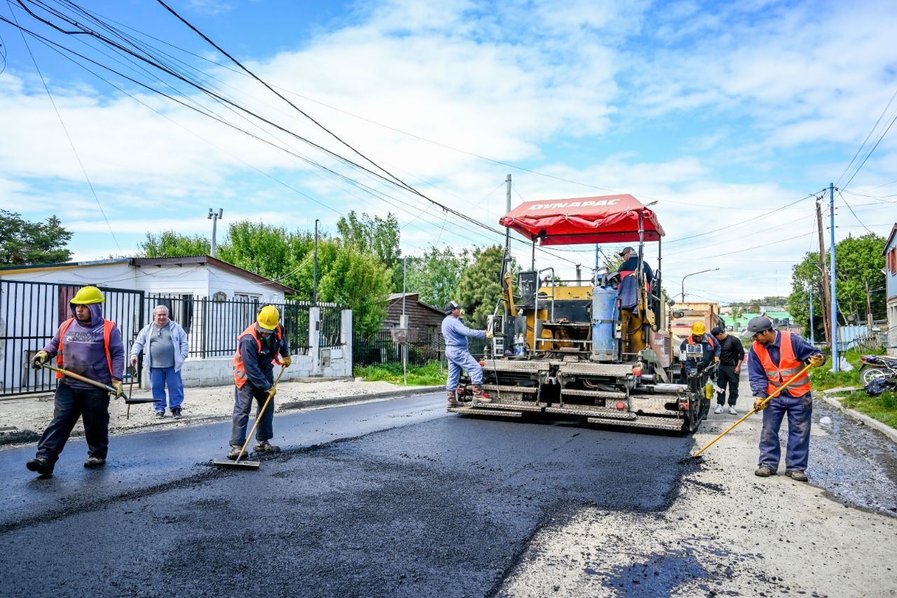 Avanza la recuperación vial en distintos sectores de la ciudad