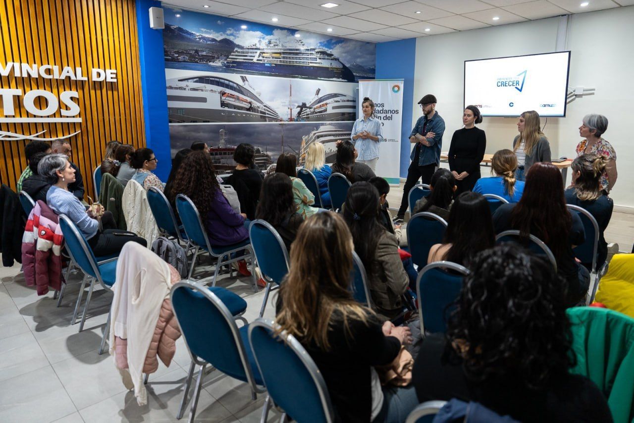 Otros 40 emprendedores participaron del programa 