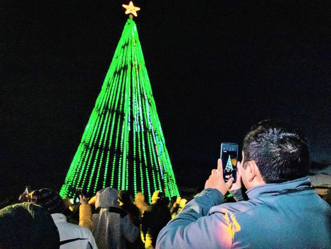 Ushuaia se iluminó para recibir las Fiestas de Fin de Año