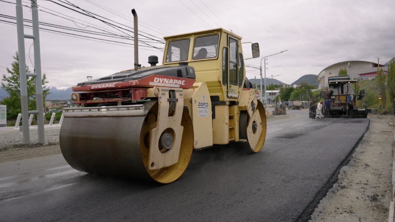 La Municipalidad repavimentó un nuevo tramo de avenida Héroes de Malvinas