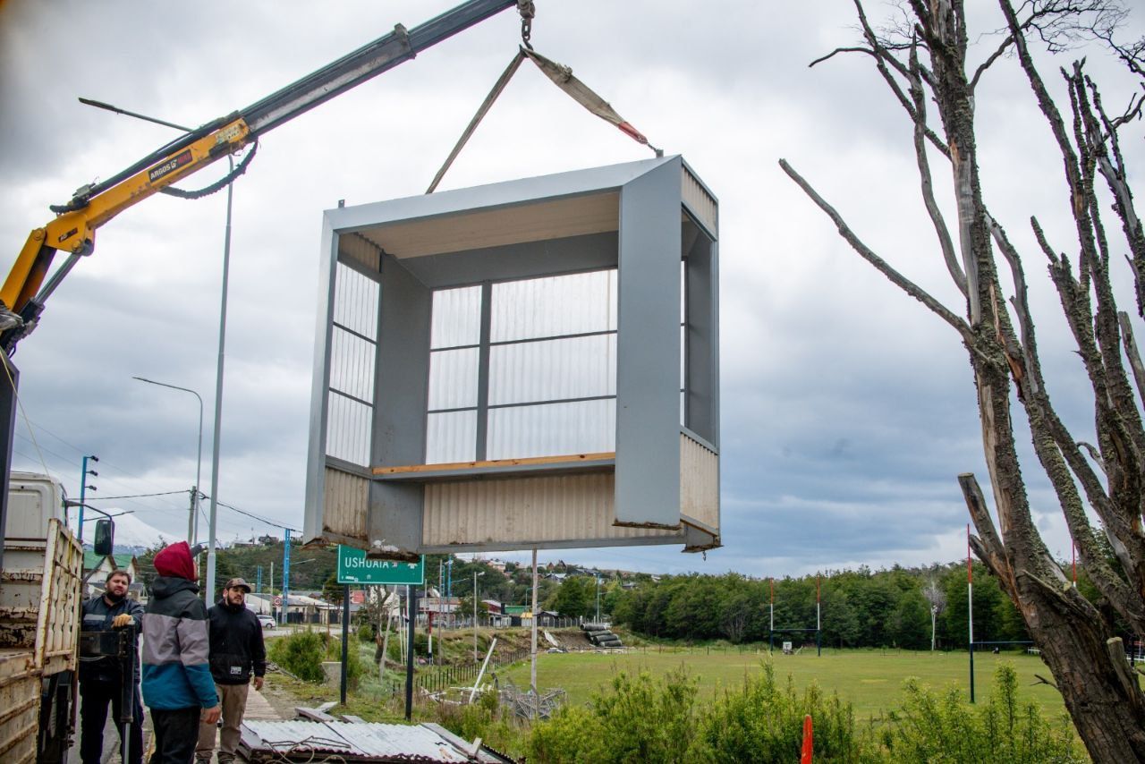 Avanza el reemplazo de garitas de colectivos en distintos sectores