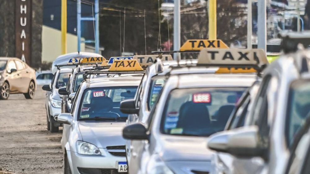 Taxistas piden aumento del 40 por ciento en la tarifa 