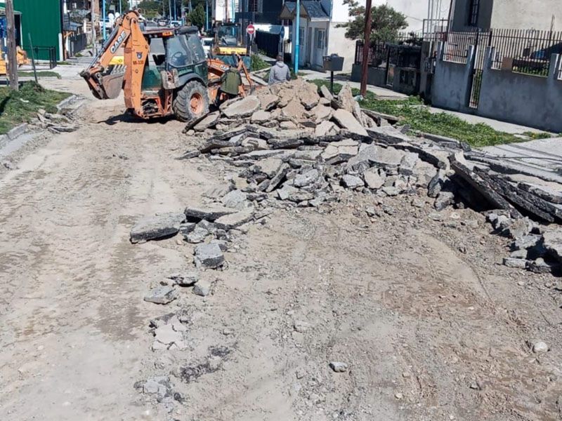 Municipio de Ushuaia avanza con el bacheo y repavimentación 