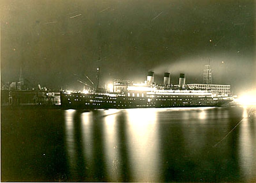 Llegan cientos de turistas que duplican población de Ushuaia