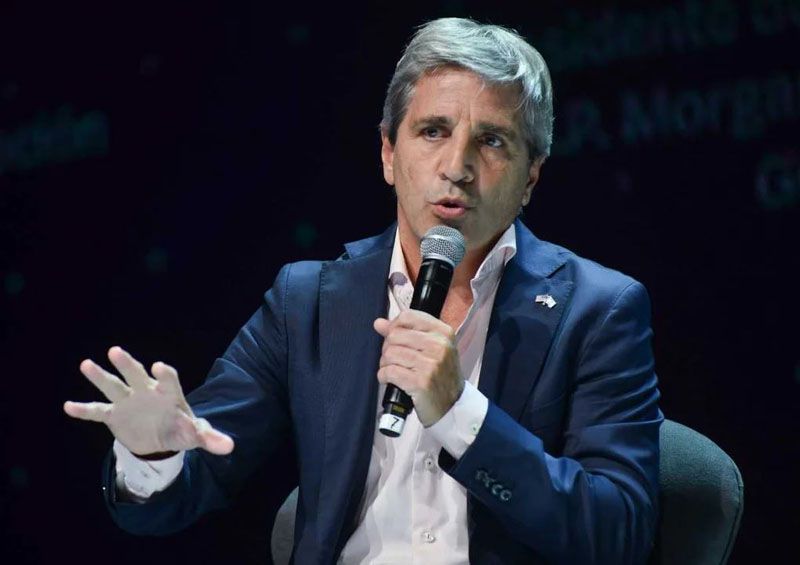 Caputo insistió en su reclamo a las provincias para que bajen impuestos