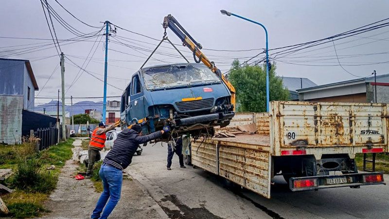 La Municipalidad retiró chatarra de las calles 