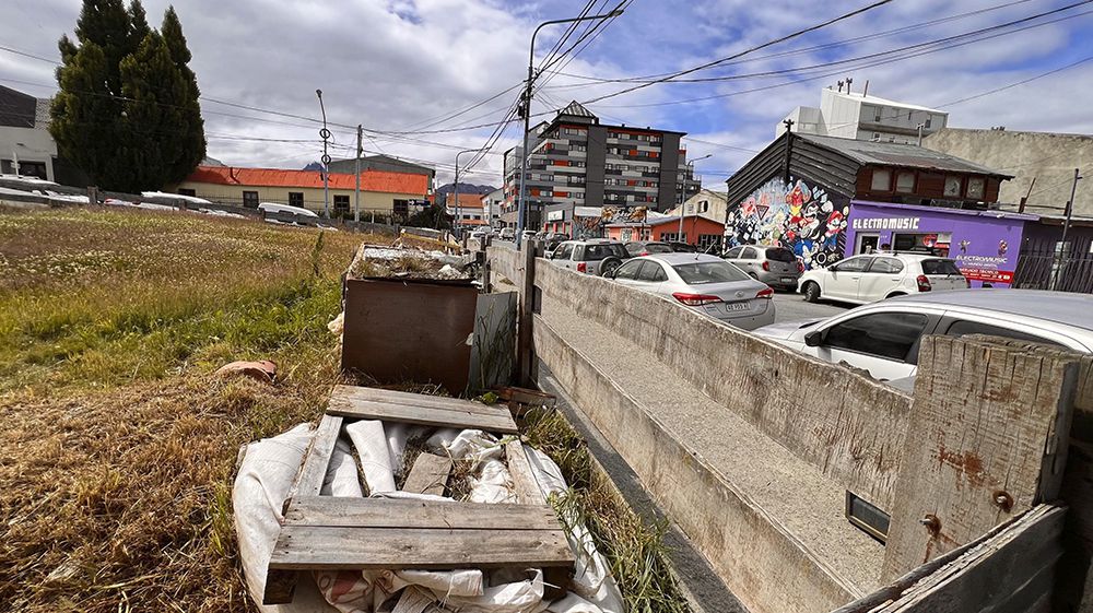 Se busca gente ordenada y limpia (enviar CV)