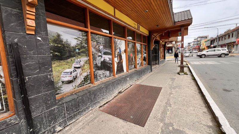 El fin del comercio (homenaje a los locales cerrados y abandonados)