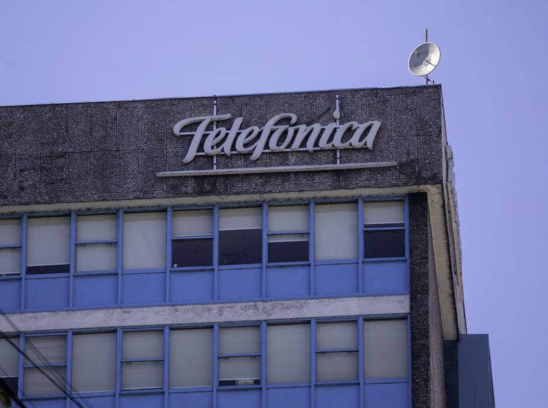 El Grupo Clarín compró Telefónica, pero el Gobierno se opone