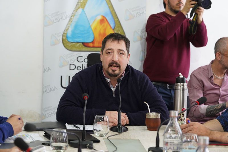 ¨La terminal de ómnibus podría hacerse por iniciativa privada¨ 