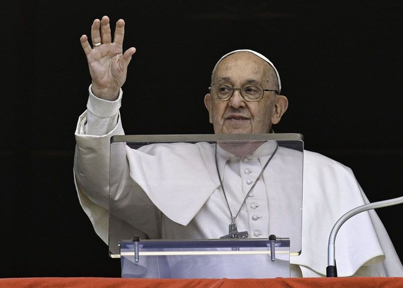 El Papa Francisco se mantiene 