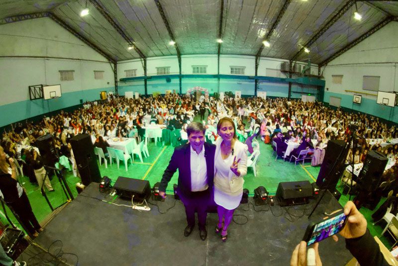 López y Pino homenajearon a más de 1.000 mujeres 