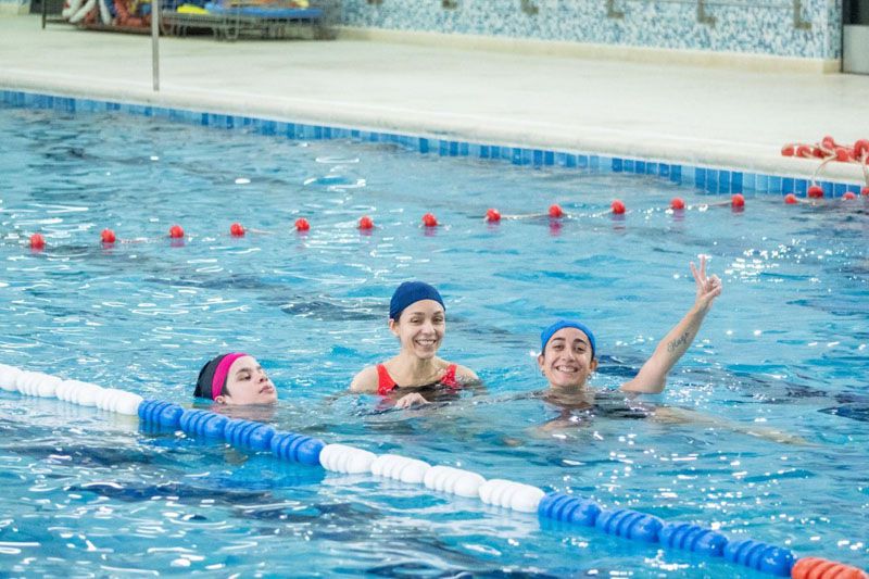 Niños, jóvenes y adultos ya disfrutan nuevamente del natatorio de Andorra