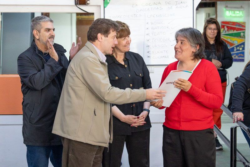 Histórico reconocimiento para docentes de los CAAD