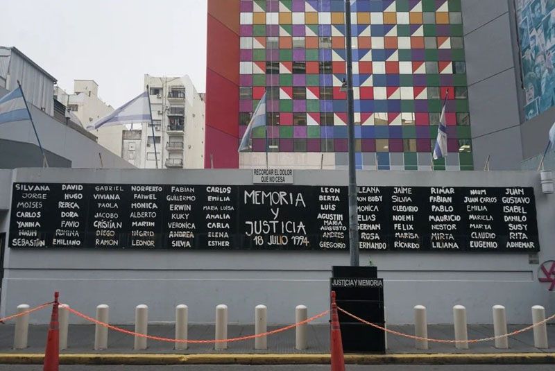 Piden juzgar en ausencia a diez iraníes con pedido de captura