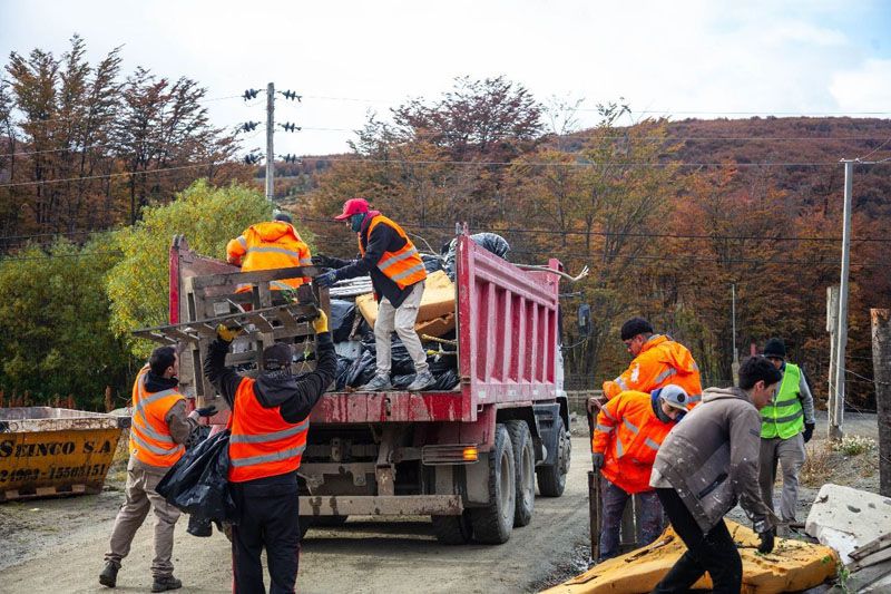 La Municipalidad realizó una jornada de limpieza en Andorra