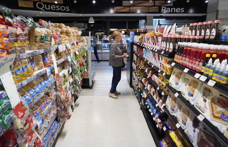 Ventas en supermercados cayeron un 0,3% respecto de enero