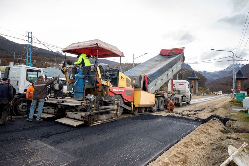 Ya se ejecutó más de la mitad de la obra en el ingreso a Ushuaia 