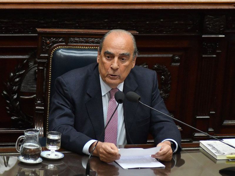 Francos acusó a la oposición de