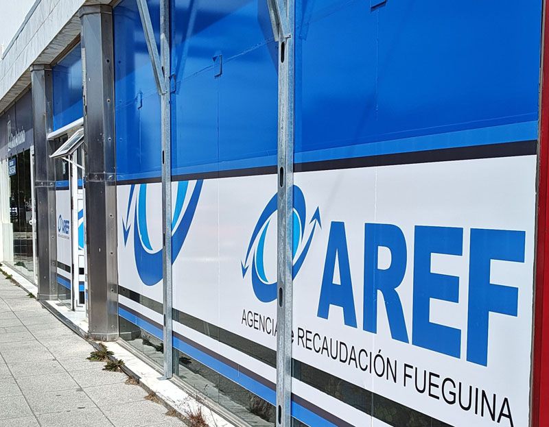 Profesionales de la AREF ganan demanda salarial