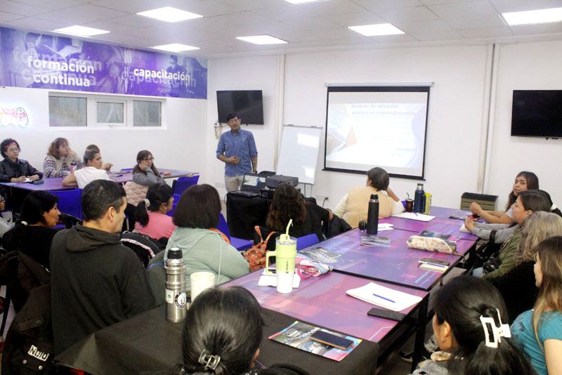 40 emprendedores locales se capacitaron en Inteligencia Artificial